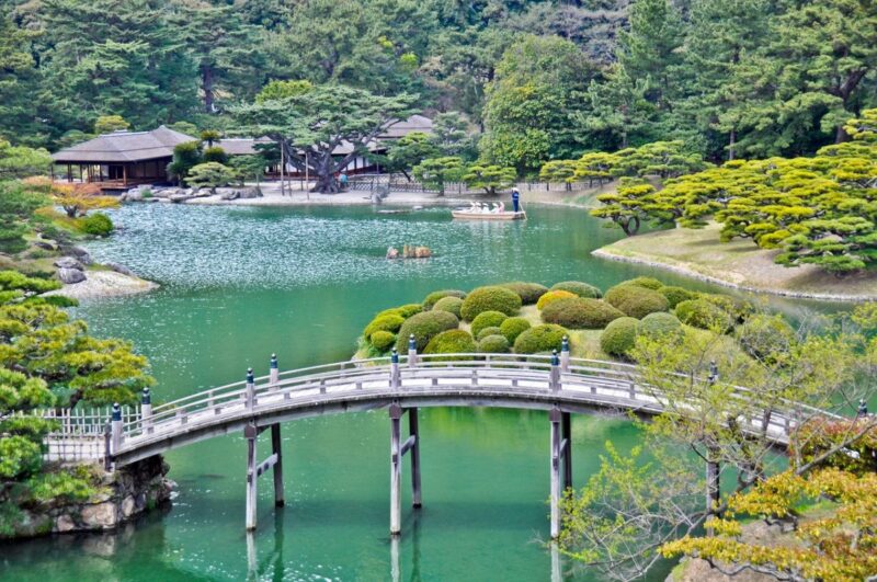 bridge of Ritsurin Garden