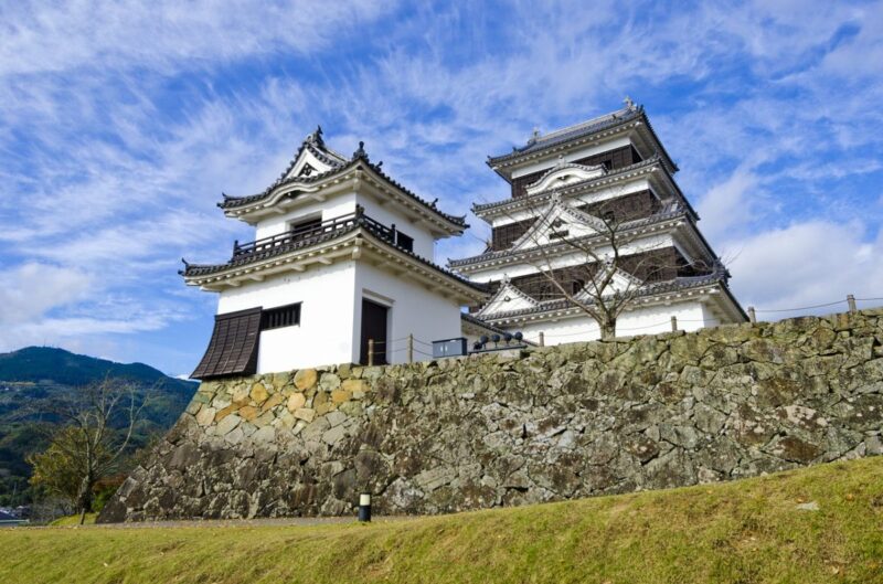 Ozu Castle