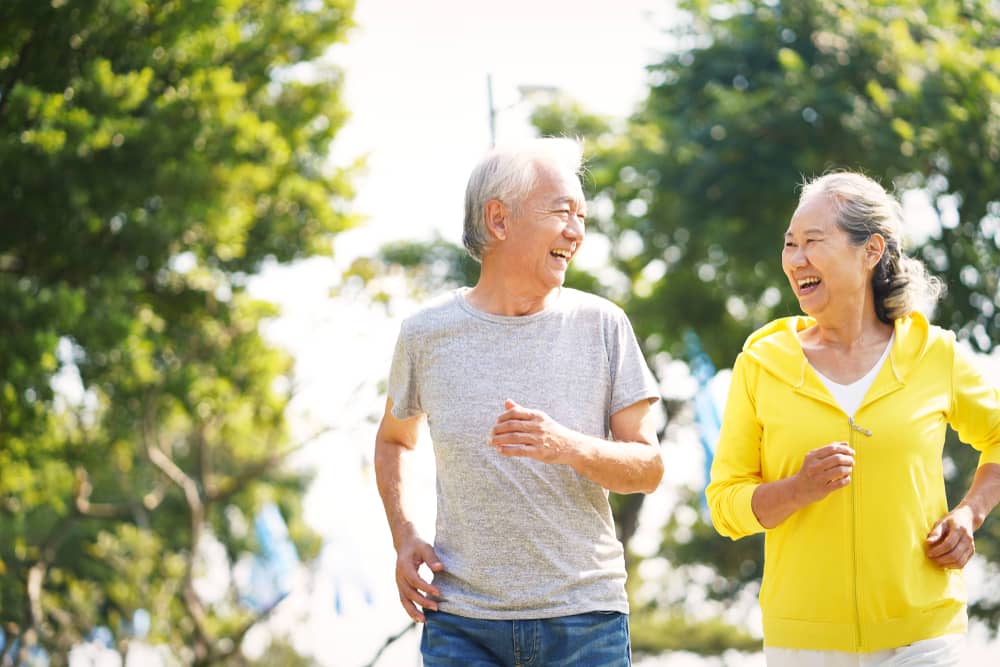 old-couple-running