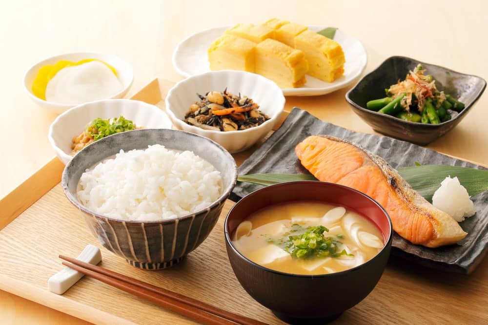 typical-japanese-breakfast