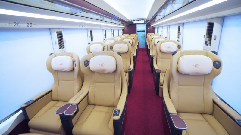 A luxurious travel experience with Kintetsu’s “Hinotori” train service ...